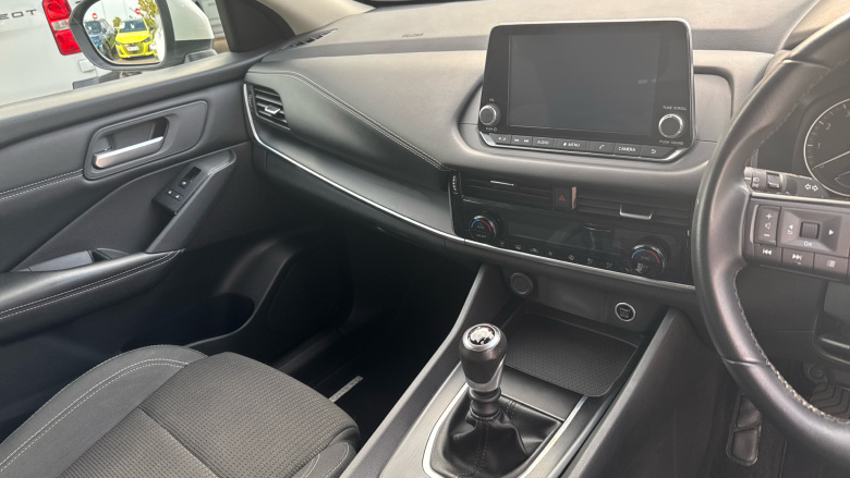 Nissan Qashqai 1.3 DiG-T MH Acenta Premium 5dr Petrol Hatchback